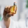 Anvisa autoriza a produção do primeiro lote de etanol farmacêutico injetável, usado como antídoto em casos de intoxicação por metanol.