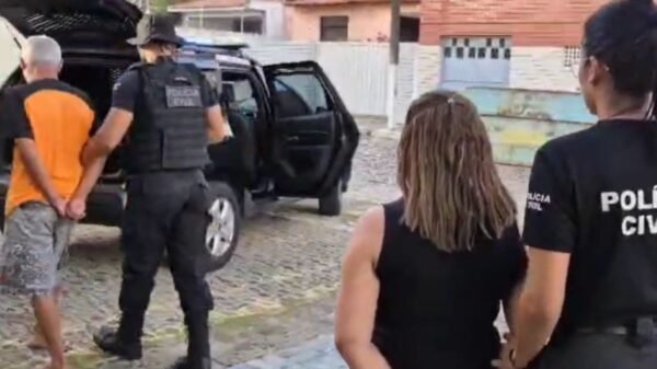 Polícia Civil prende dois filhos suspeitos de maus-tratos contra idosa de 80 anos em Natal. Prisão faz parte da “Operação Virtude”.