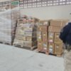 Polícia Rodoviária Federal apreende mais de 90 mil medicamentos transportados irregularmente na BR-101, em Baía Formosa, sem condições sanitárias.