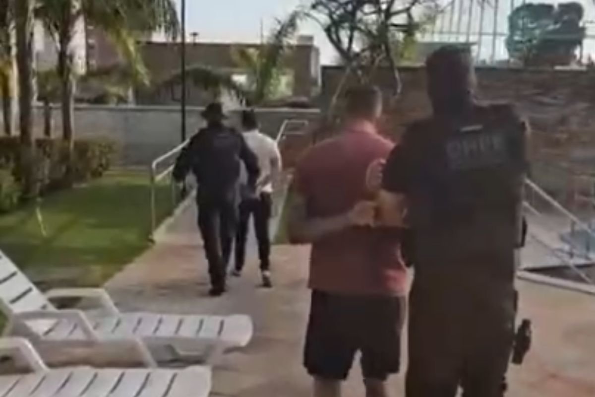 Polícia Civil do RN prende dois suspeitos em Ponta Negra, em apoio à operação da Bahia contra grupo envolvido em tráfico, homicídios e lavagem de dinheiro.