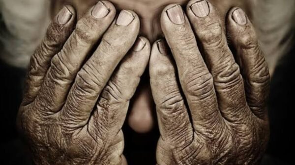 Policiais do 16º BPM resgatam idosa mantida em cárcere privado no Jardim Lola, São Gonçalo do Amarante. Suspeita de cárcere foi levada à delegacia.