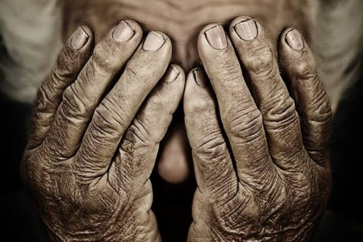 Policiais do 16º BPM resgatam idosa mantida em cárcere privado no Jardim Lola, São Gonçalo do Amarante. Suspeita de cárcere foi levada à delegacia.