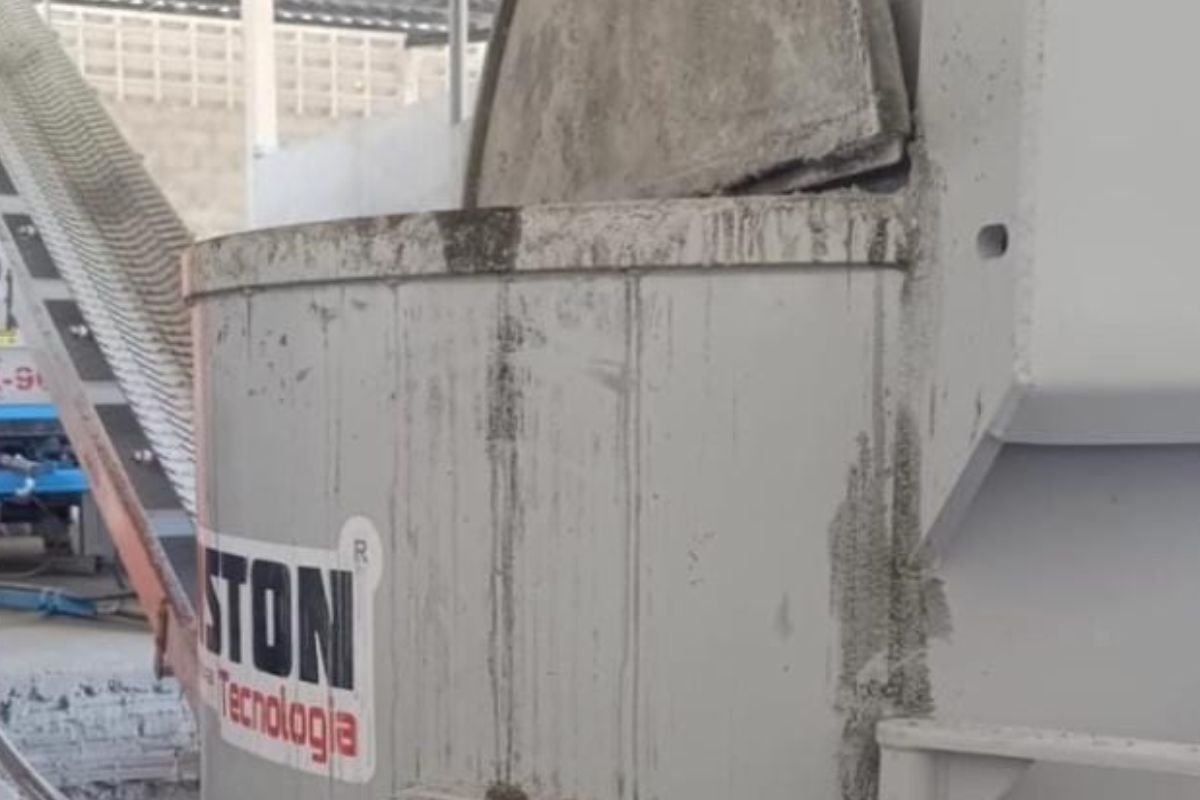 Um trabalhador morreu prensado por máquina em fábrica de pré-moldados na BR-427, no Seridó potiguar. Bombeiros confirmaram óbito no local.