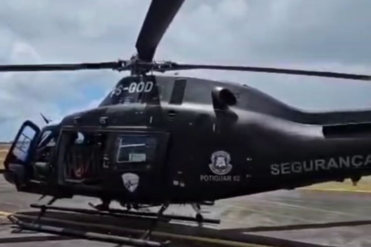 Helicóptero Potiguar 02 do CIOPAER transportou um fígado de Natal para transplante no Ceará, em mais uma operação pela vida.