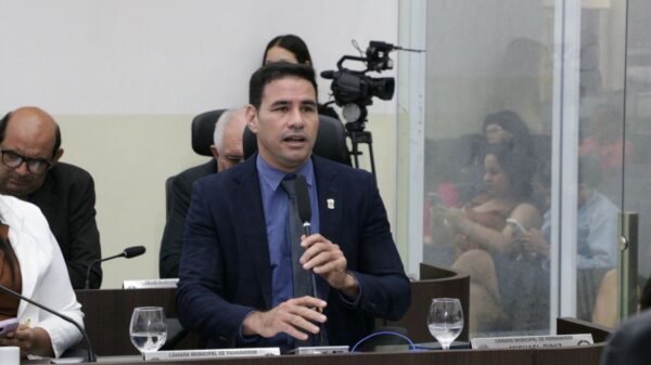 Câmara de Natal realiza audiência pública sobre a Lei da Aprendizagem, destacando oportunidades de capacitação e inserção de jovens no mercado de trabalho.