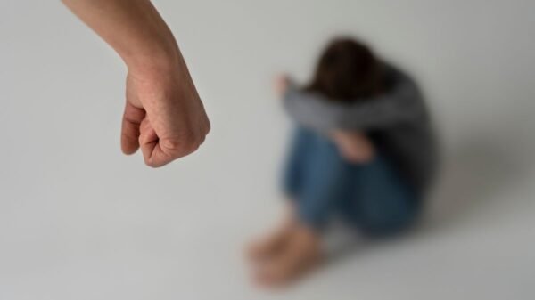 Campanha do TJRN alerta sobre a violência infantil e destaca aumento de casos no RN. Ação ocorre durante a Semana Nacional de Prevenção.
