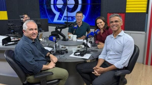 Deputado Coronel Azevedo solicita à governadora Fátima Bezerra a revogação da medalha concedida à deputada Natália Bonavides após protesto contra a Polícia Militar.