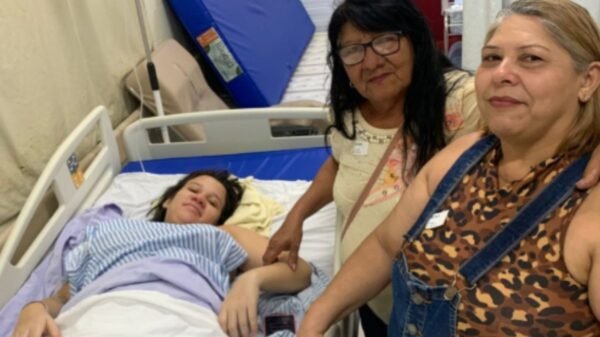 Quatro gerações se reúnem no parto do bisneto de Ana Bezerra, primeira criança nascida no hospital que leva seu nome em Santa Cruz.