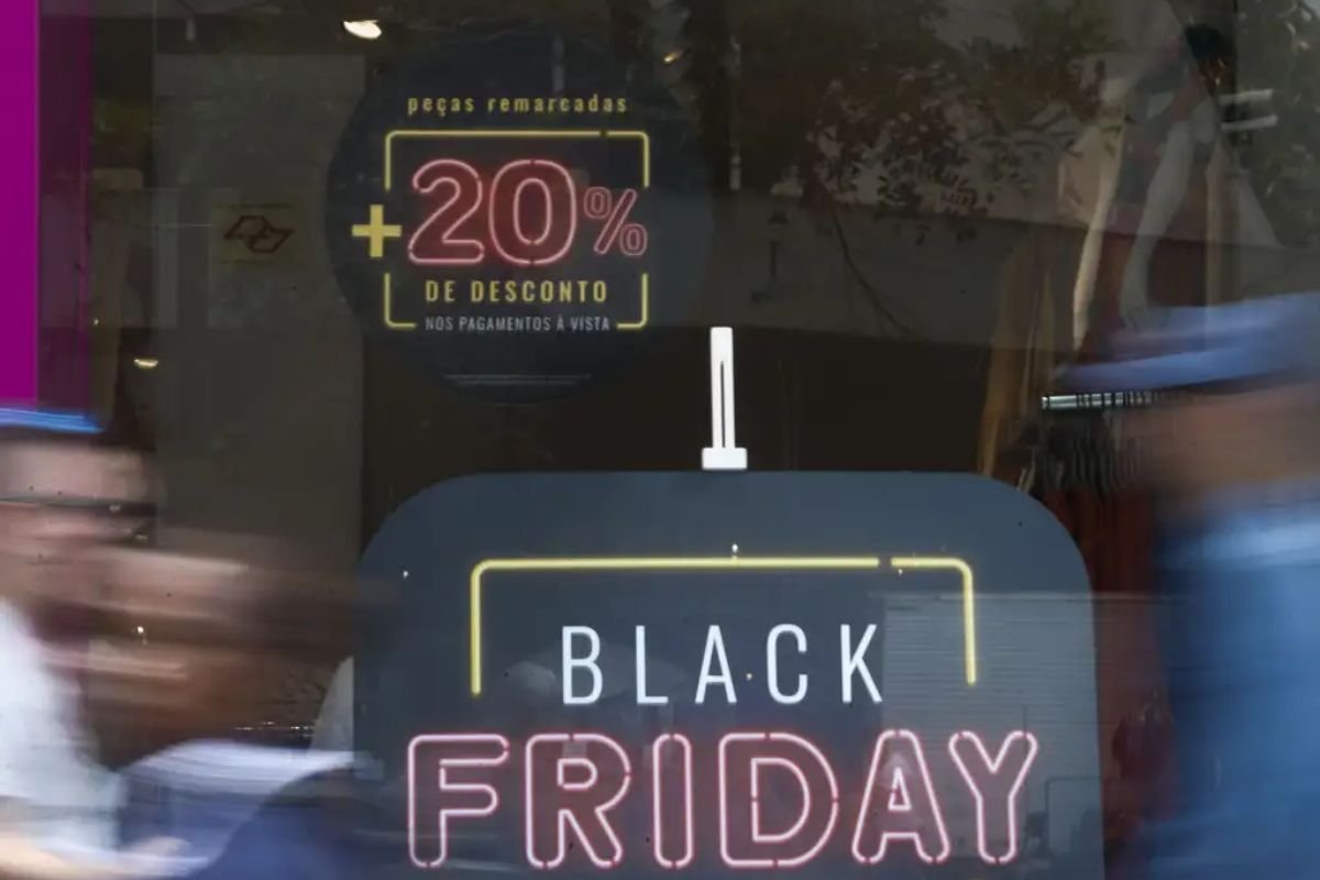 Black Friday 2025 deve gerar R$ 947,4 milhões no RN. Pesquisa revela aumento da intenção de compra em Natal e Mossoró e consumidores mais planejados.