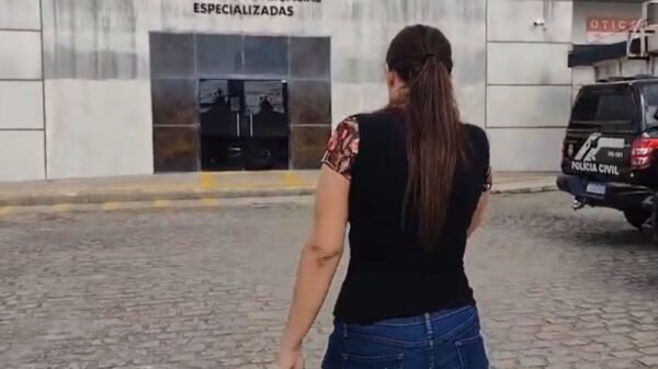 Mulher suspeita de cripto estelionato é presa em Natal após causar prejuízo de mais de R$ 610 mil a colegas de trabalho, segundo a Polícia Civil.