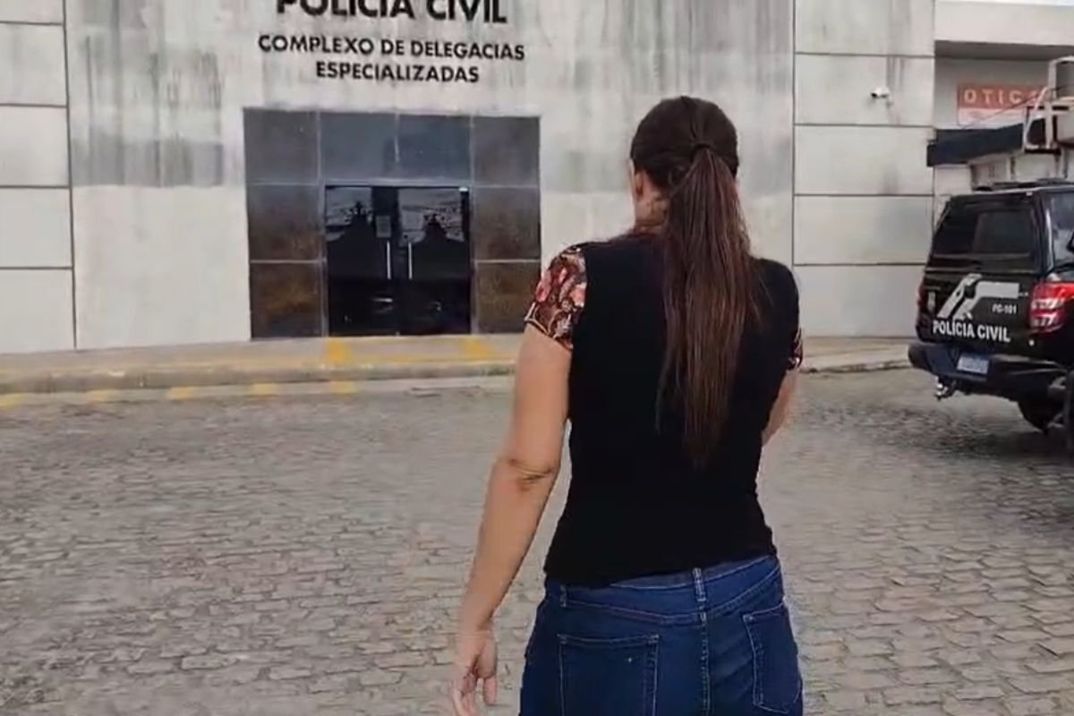 Mulher suspeita de cripto estelionato é presa em Natal após causar prejuízo de mais de R$ 610 mil a colegas de trabalho, segundo a Polícia Civil.