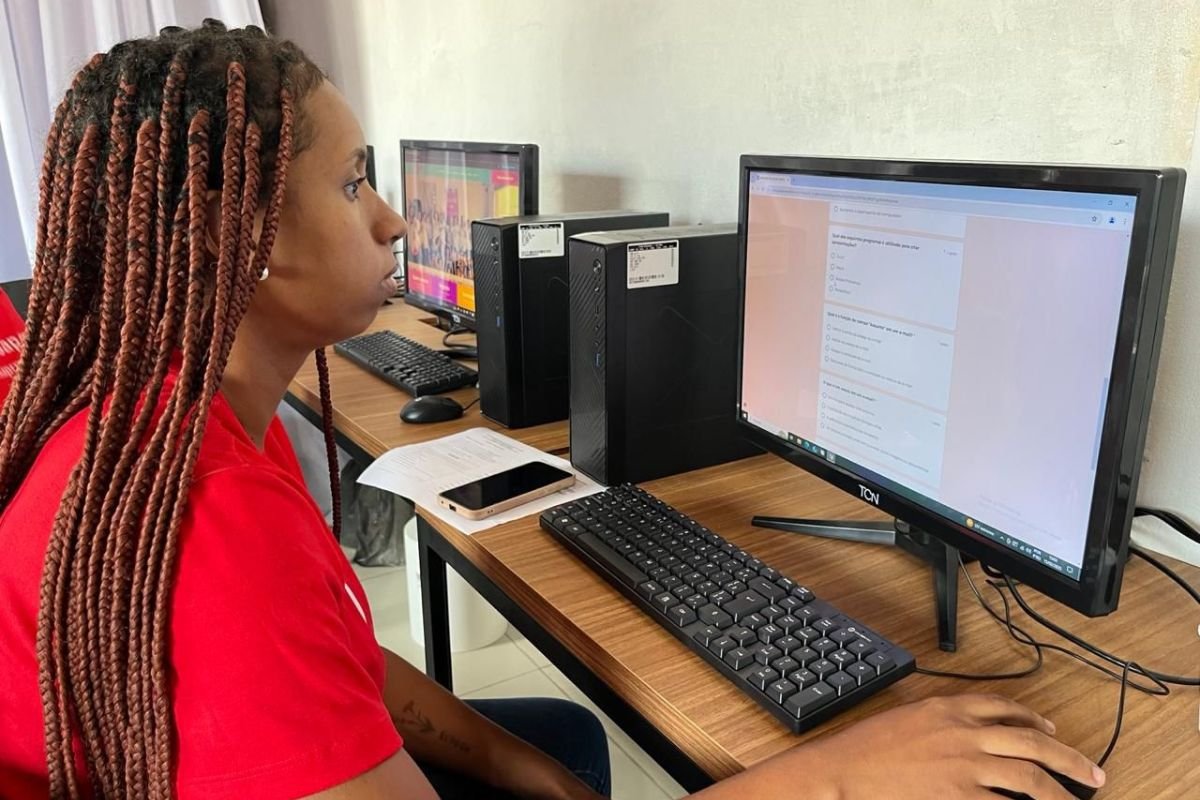 Curso gratuito de marketing abre 25 vagas para jovens de 18 a 29 anos em São Gonçalo do Amarante; inscrições presenciais acontecem em 27 de novembro.