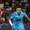 Jogo do Flamengo X Santos, na foto, Neymar aparece sendo marcado pro Arrascaeta