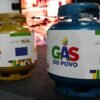 O Gás do Povo substitui o Auxílio Gás e passa a oferecer a recarga direta do botijão, em vez do pagamento em dinheiro.