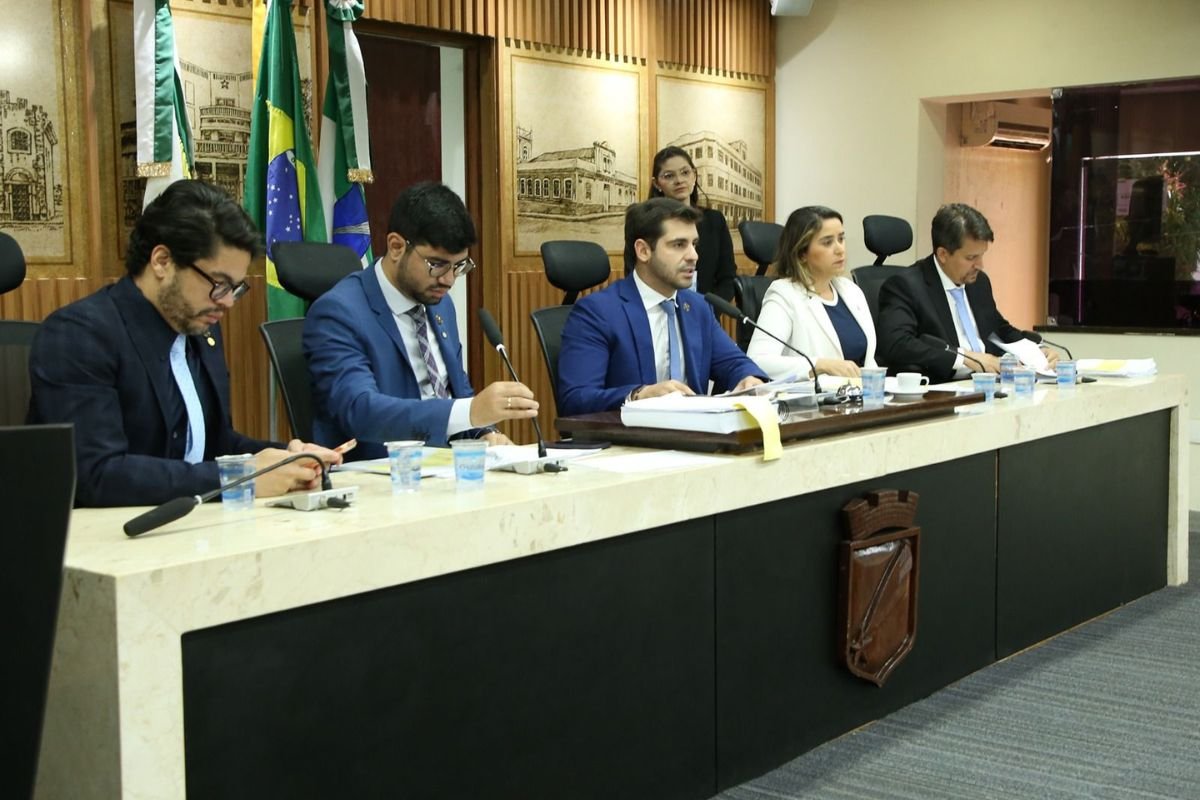 A Câmara de Natal aprovou em primeira discussão a LOA 2026, que prevê orçamento de R$ 5,8 bilhões e amplia investimentos em saúde e educação.