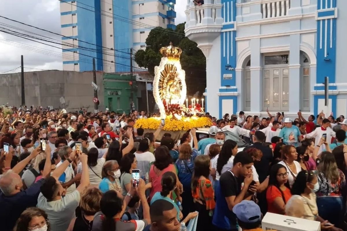 Procissão altera trânsito no Centro de Natal nesta sexta (21). STTU fará interdições temporárias e rotas alternativas são recomendadas aos motoristas.