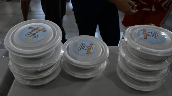 O Programa Alimenta Natal inicia entregas na Zona Oeste nesta quinta (27), ampliando a oferta de refeições e ações de segurança alimentar na cidade.