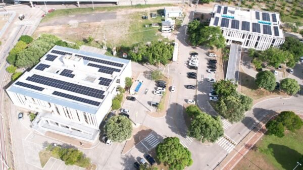 Governo do RN lança Programa de Eficiência Energética para reduzir em até 40% o consumo de energia e ampliar o uso de fontes renováveis no setor público.