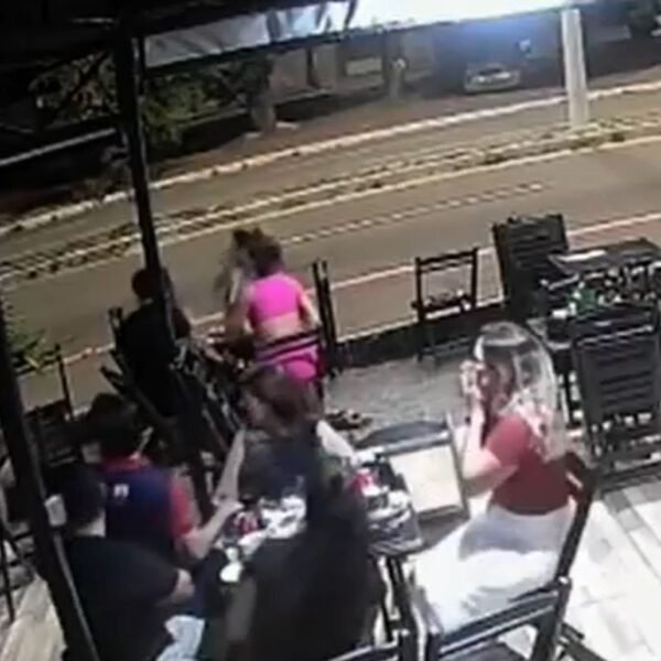 O jovem atropelado no acidente na Avenida Ayrton Senna está em estado grave e precisa de doação de sangue urgente. Família pede ajuda da população.