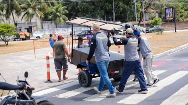 A Semsur ordena ambulantes do Carnatal 2025 com cadastro, pontos definidos e regras de segurança. Cerca de 250 comerciantes atuarão na área externa do evento.