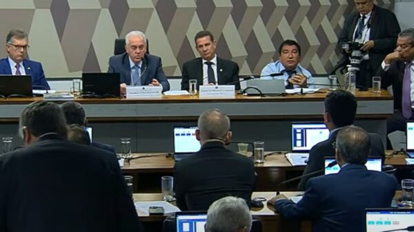 CCJ do Senado aprova PL da Dosimetria que altera cálculo de penas dos condenados pelos atos de 8 de janeiro. Texto vai ao plenário.