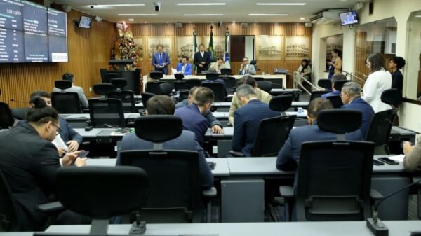 Câmara de Natal aprova autorização para empréstimo de R$ 660 milhões do FGTS e mudanças na LDO 2026, com impacto direto no orçamento municipal.