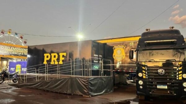 A Polícia Rodoviária Federal traz para Natal, entre os dias 5 e 7 de dezembro: a Carreta Cinema, no estacionamento do Carrefour.