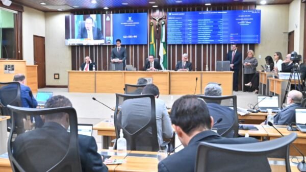 Assembleia Legislativa do RN aprova a LOA 2026, com receita de R$ 25,67 bilhões, despesas de R$ 27,21 bilhões e déficit de R$ 1,54 bilhão.