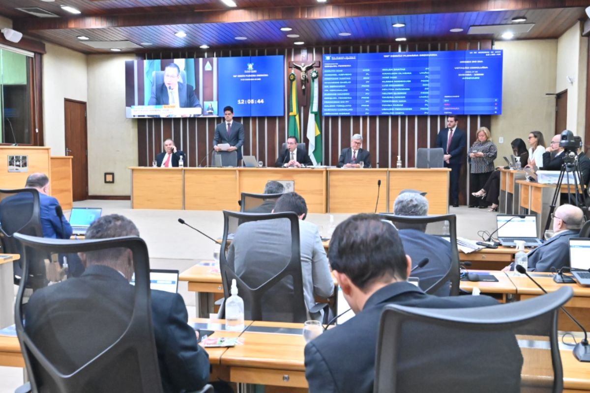 Assembleia Legislativa do RN aprova a LOA 2026, com receita de R$ 25,67 bilhões, despesas de R$ 27,21 bilhões e déficit de R$ 1,54 bilhão.