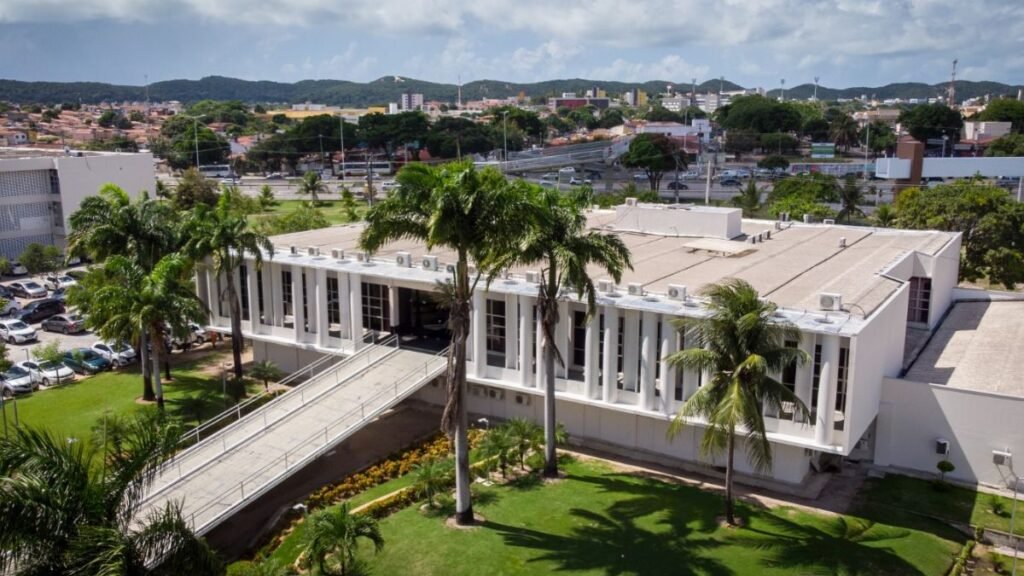 Governadora do RN veta projeto que alterava regras de repasse do ICMS, IPVA e Fundeb aos municípios por risco fiscal e insegurança jurídica.