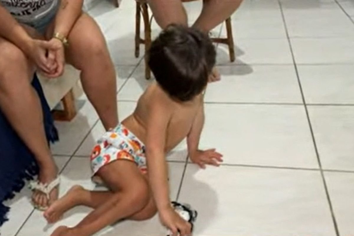 Um ano após acidente em Parnamirim, menino de 4 anos ainda luta para andar e família pede ajuda para custear tratamentos. PIX: 84 99633-8618.