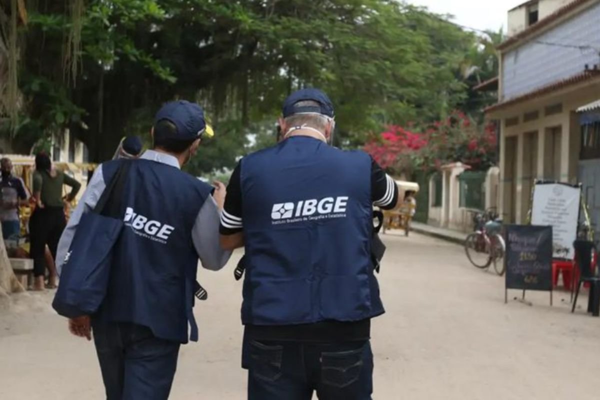 IBGE é autorizado a contratar 39.108 pessoas para atuar nos censos de 2025. Maioria das vagas é para recenseadores.