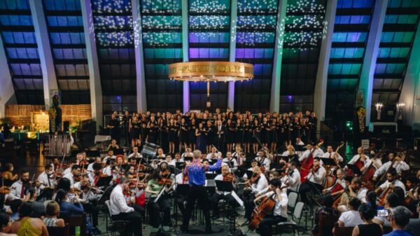 A Orquestra Sinfônica do Rio Grande do Norte (OSRN) realiza, na próxima terça-feira (16), às 19h30, na Catedral Metropolitana de Natal, o Concerto Especial de Natal “A Luz que Brilha em Nós”