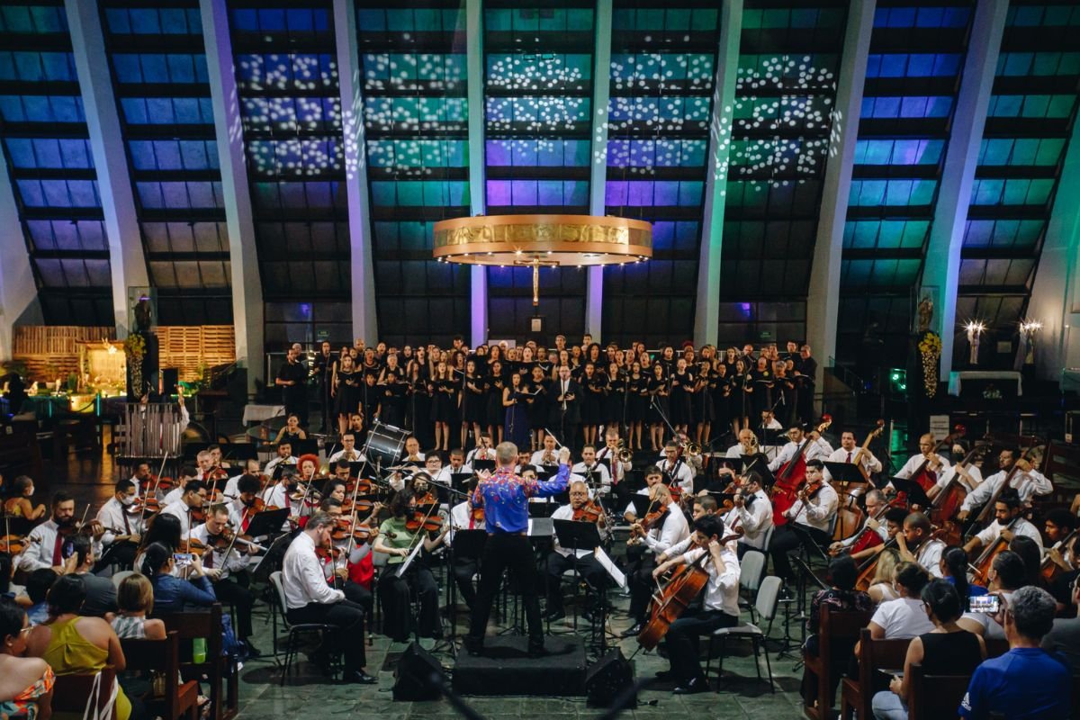 A Orquestra Sinfônica do Rio Grande do Norte (OSRN) realiza, na próxima terça-feira (16), às 19h30, na Catedral Metropolitana de Natal, o Concerto Especial de Natal “A Luz que Brilha em Nós”