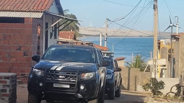 A Operação Irmãos Coragem combate golpes digitais em Areia Branca e cumpre mandados contra família investigada por estelionatos online.