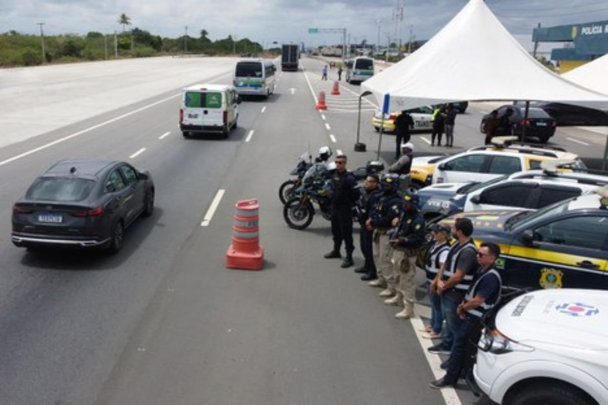 PRF lança a Operação Rodovida 2025/2026 no RN com fiscalização reforçada e ações educativas nas BRs até o Carnaval de 2026.