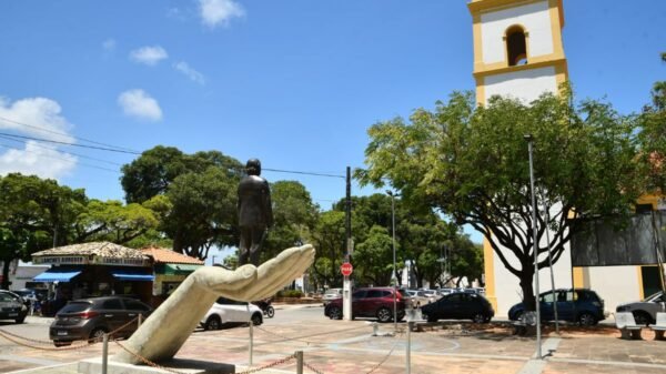 Centro Histórico de Natal recebe 218 turistas em novembro com retorno dos passeios guiados. Projeto valoriza patrimônio e amplia interesse dos visitantes.