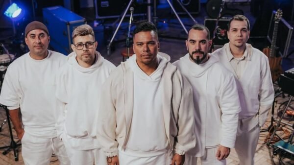 Natal em Natal segue com shows gratuitos em Ponta Negra. Nesta segunda (29), Sorriso Maroto, forró e DJs animam a orla.