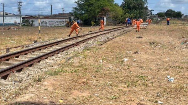 Trem sai dos trilhos na Zona Norte de Natal, próximo ao Viaduto das Fronteiras. CBTU investiga causas e afirma que não houve feridos.
