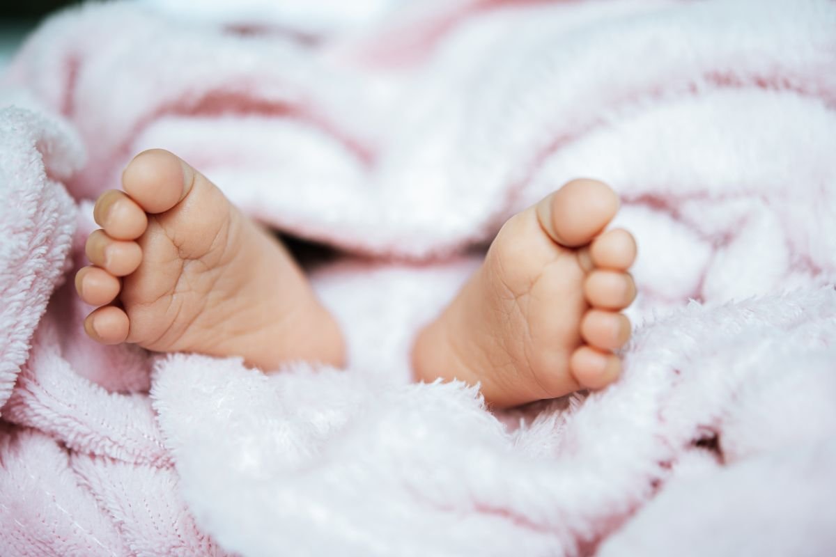 Um bebê de 10 dias morreu engasgado com leite materno em São Gonçalo do Amarante. Equipe do SAMU tentou reanimar a criança, mas ela não resistiu.