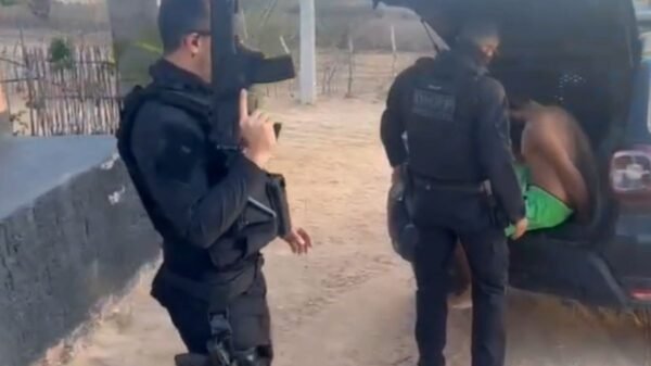 Polícia Civil do RN cumpre mandados de busca e prisão contra grupo criminoso com atuação no interior e na capital; ação ocorreu em sete municípios.