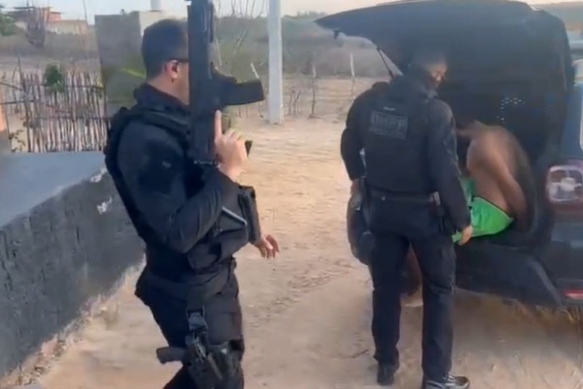 Polícia Civil do RN cumpre mandados de busca e prisão contra grupo criminoso com atuação no interior e na capital; ação ocorreu em sete municípios.
