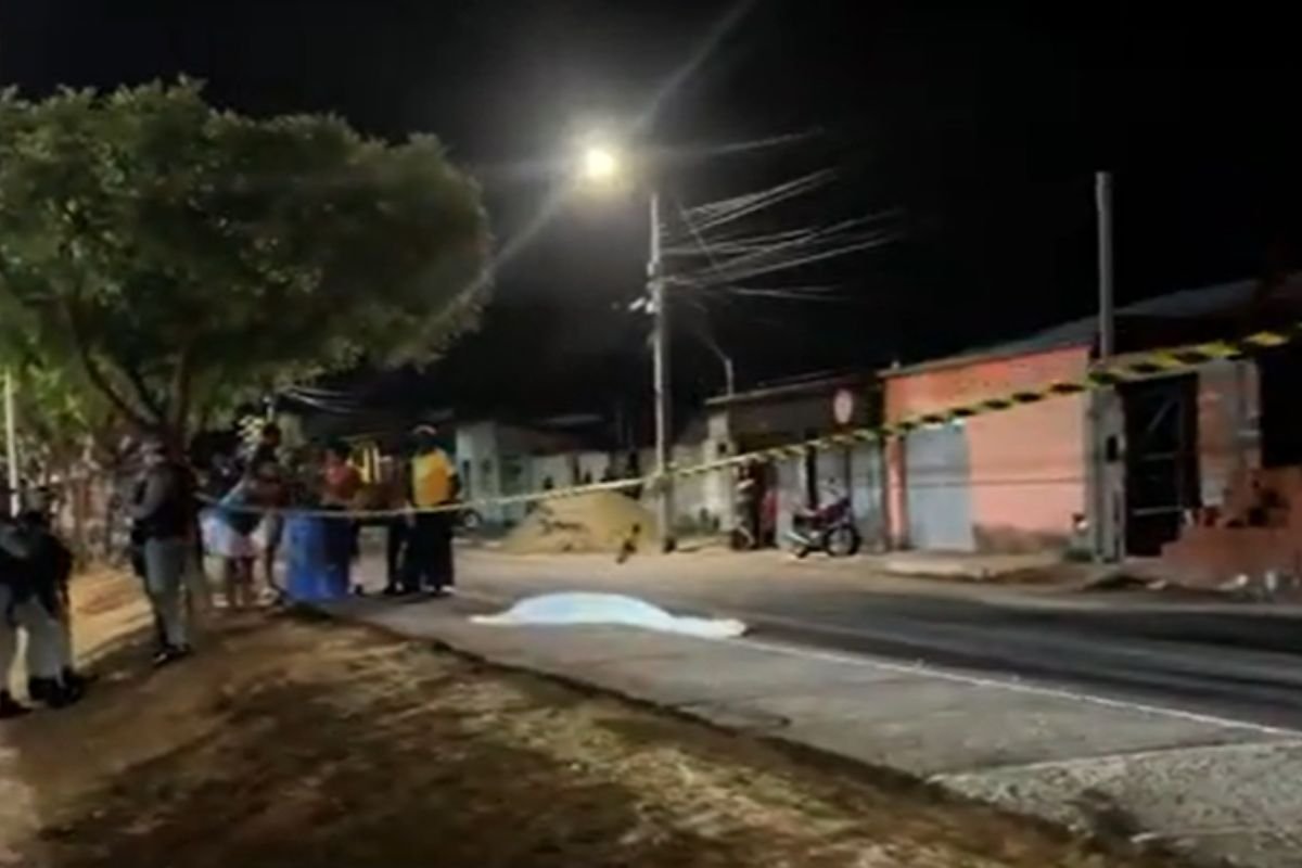 Jovem de 18 anos é morta com nove tiros em Macaíba. Crime ocorreu perto da Praça da Juventude. DHPP investiga o caso.