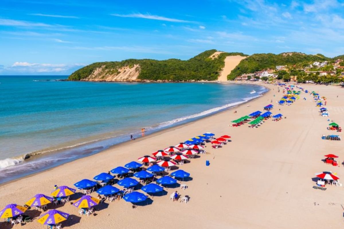 A ocupação hoteleira RN deve crescer no Natal, Réveillon e janeiro, aponta pesquisa da ABIH. Projeções para 2025/2026 superam as do ano anterior.