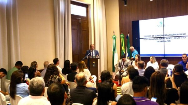 Prefeitura do Natal autoriza pacote de obras de pavimentação e drenagem na Redinha, Candelária e Planalto, com investimento de R$ 1,28 milhão.
