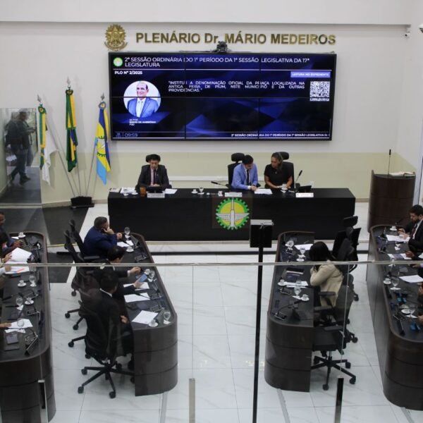 Recesso parlamentar da Câmara de Parnamirim segue até 2 de fevereiro, mas serviços essenciais, atendimento ao público e atuação dos vereadores continuam.