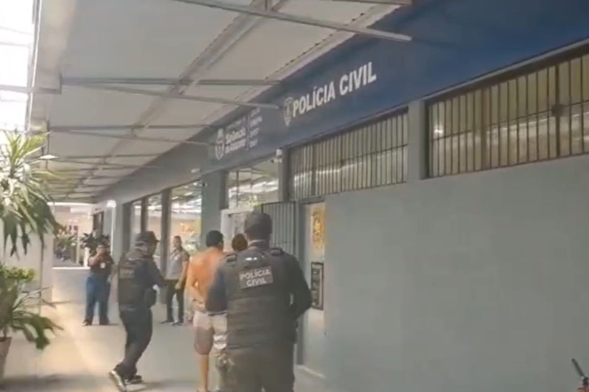Bolsonaro é autorizado pelo STF a deixar a prisão para realizar cirurgia em hospital de Brasília. Internação deve durar até sete dias.