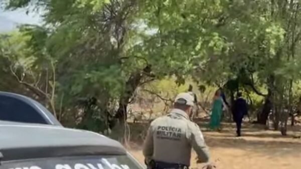 Delegado confirma que homem acusado de abusar da neta está vivo e fugiu após ser agredido pela filha em Carnaúba dos Dantas. Caso segue em investigação.