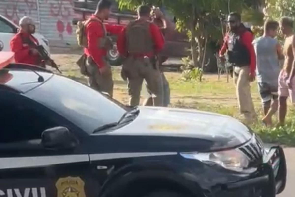 Criança de 10 anos morre atropelada na BR-226, em Felipe Camarão, após entrar repentinamente na pista para buscar uma bola.