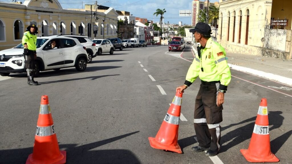 Avenida das Fronteiras será interditada entre 26 de janeiro e 15 de fevereiro; STTU altera itinerários de ônibus em Natal.